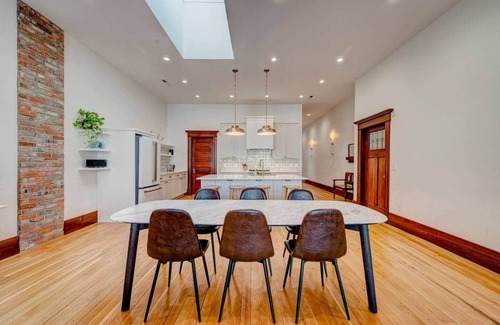 Sheridan Apartment | The Sheridan Suite | Historic Main St. Loft