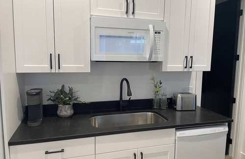 Monroe Apartment | The Shop on Main