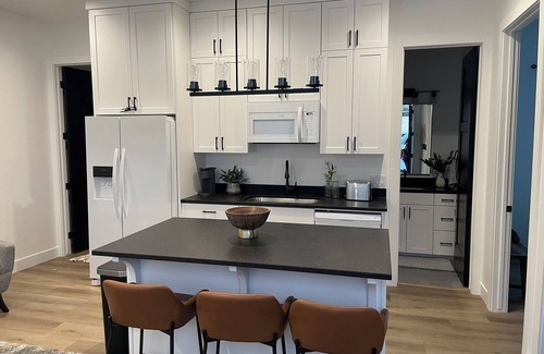 Monroe Apartment | The Shop on Main
