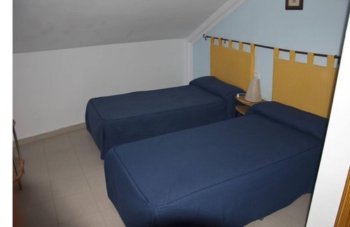 Ruidera Bed & Breakfast | The sidewalk- 2 people