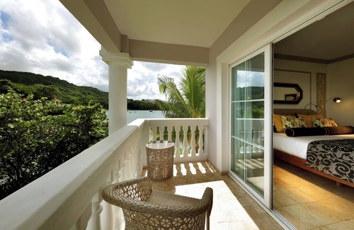 Lucea Resort | The Signature Level At Grand Palladium Lady Hamilton Resort & Spa