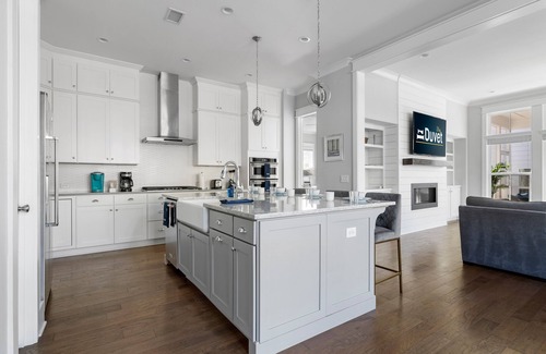 Mount Pleasant House | The Silver Lotus | Your Home Away From Home