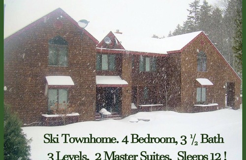 Bretton Woods House | The ski slope is your backyard! Luxurious townhouse at Bretton Woods (sleeps 12)