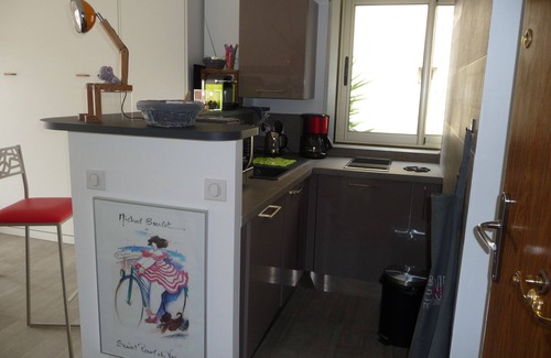 Cros-de-Cagnes Apartment | the small beach, studio