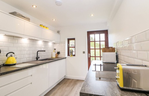 Grindleford Cottage | THE SMITHY, romantic, character holiday cottage in Calver