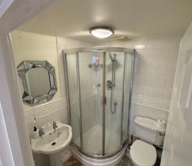 Walsall Apartment | The Snug Spot