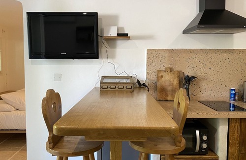 Fontaine-de-Vaucluse Apartment | The sources