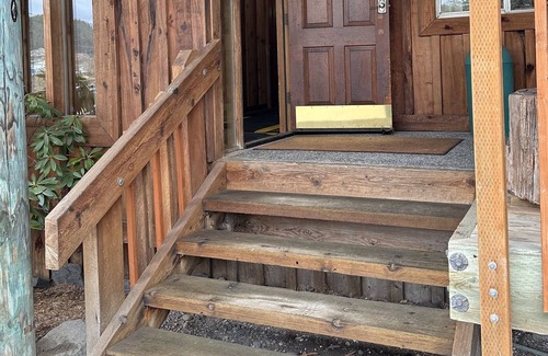 Wrangell Cabin | The Sourdough Lodge