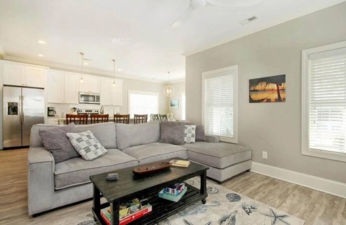 North Litchfield Beach House | The Starfish: Near Huntington Beach State Park
