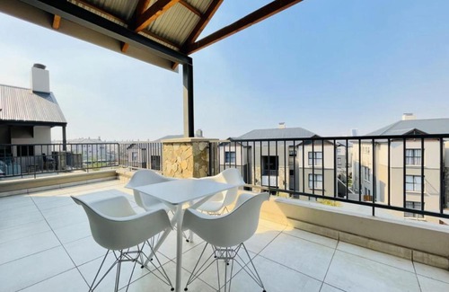 Greater Johannesburg Metropolitan Area Apartment | The staycation