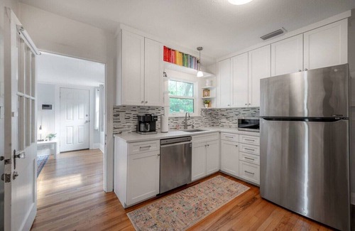 Old Seminole Heights House | The Stella Maris - Bocce Ball|Courtyard|Bungalow