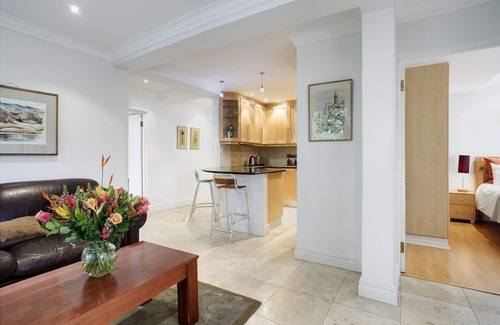 Stellenbosch Central Hotel | The Stellenbosch Hotel