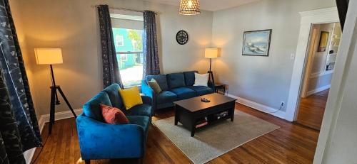 Shelburne House | The Stirton House