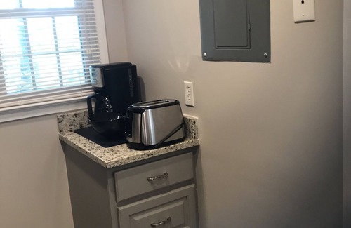 Charlottesville Condo | The Stone Abode-2Bdrm/1Ba quiet retreat. A perfect location-close to everything.