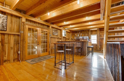 Cumbola Cabin | The Stone Barndominium | Game Room, Fire Pit + Bar!