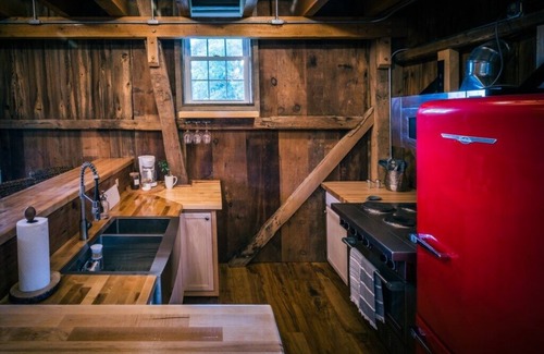 Cumbola Cabin | The Stone Barndominium | Game Room, Fire Pit + Bar!