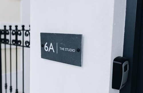 Helen's Bay Apartment | 'The Studio' Designer, seaside cottage