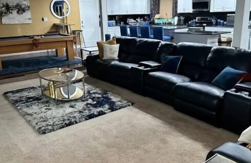 Sacramento House | The Stylish Stay at Placid Blue!