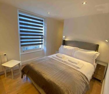 Barnsley Apartment | The Suite Apartment @3