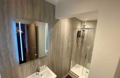 Barnsley Apartment | The Suite Apartment @3