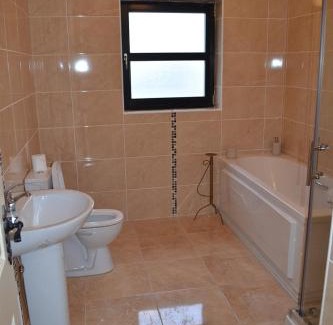 Killorglin Apartment | The Suite at O'Shea's, Killorglin Town Centre