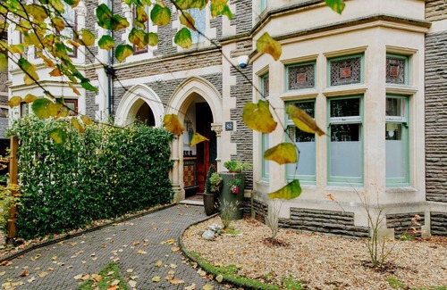Pontcanna Apartment | The Suite Cardiff City Centre Private Parking