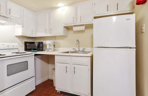 Treme Hotel | The Suite Life - 6BR, 4BA, 10 beds, sleeps 20 - Tour Discounts - French Quarter