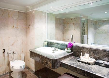 Thanon Phaya Thai Hotel | The Sukosol Hotel