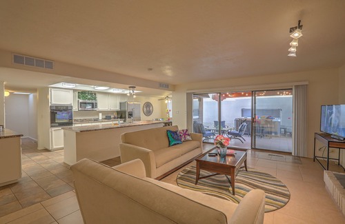 Loma Del Rey House | The "Sun Flower" a Mid-Century Modern Vacation Home