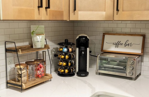 Bliss Corner Apartment | The Sweet Escape – Stylish Beach Retreat in Padanaram w/private beach access