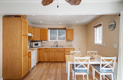 Silver Strand House | The sweet hideaway in Silverstrand