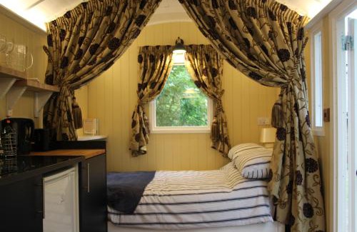 Stowmarket Other | The Tawny Shepherd Hut, Whitehouse Farm