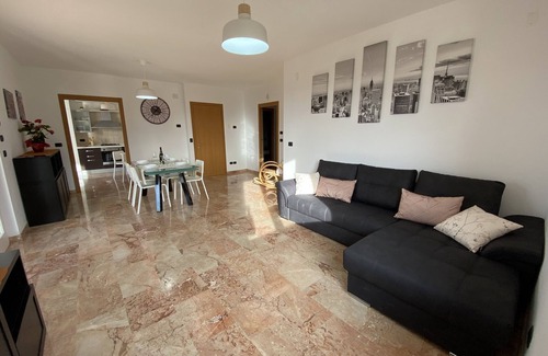 Torri del Benaco Villa | The terrace - vacation home with lake view