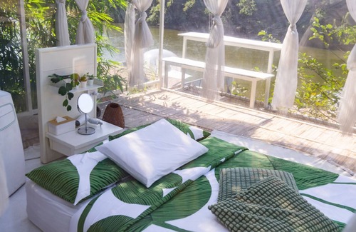 Tha Sao Resort | The Three Bubble Houses