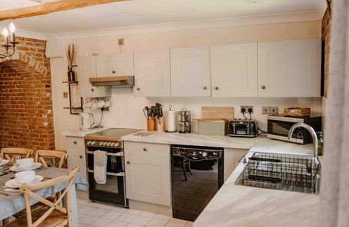 King's Lynn Cottage | The Threshing Barn -relaxing Countryside spa Break