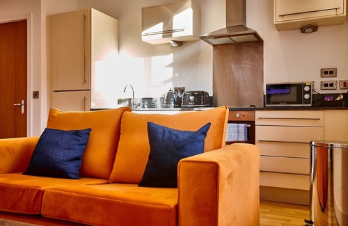 Manchester Apartment | The Tourmaline Suite