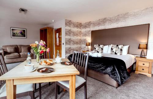 Crieff Hotel | The Tower Gastro Pub & Apartments