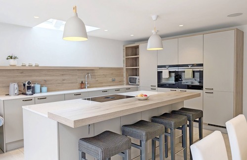 Chichester House | The Town House - sleeps 6 guests in 3 bedrooms