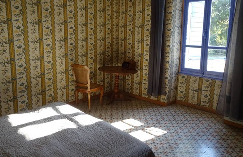 Eygalieres Cottage | The Trails of Abundance, in the center of a beautiful garden, 5 pers