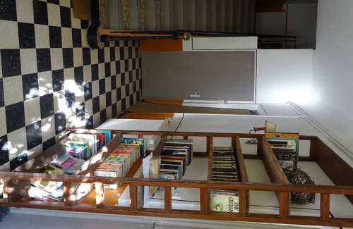 Eygalieres Cottage | The Trails of Abundance, in the center of a beautiful garden, 5 pers