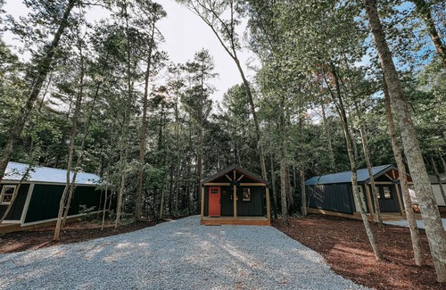 Hartwell RV Rental | The tranquility of the woods is where you'll find Hartwell Cabins and RVs