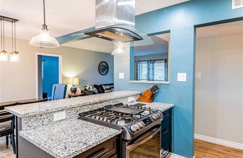 Northeast Heights House | The Tree House on Los Arboles