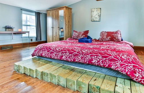 Southwark Apartment | The Tree House Queen Village w/ Seasonal Hot Tub
