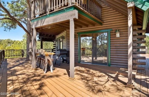 Overgaard Cabin | The Treehouse a 4-bedroom log cabin on 3 acres in Heber-Overgaard