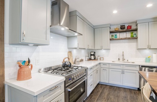 Gulf Breeze House | The Treehouse on the Sound - Bring your Boat! EV Charging!