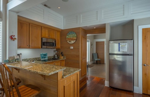 Carrabelle Cottage | "The Turtle Shell" 1BR/1BA $175 per night, sleeps 4, across from the beach!
