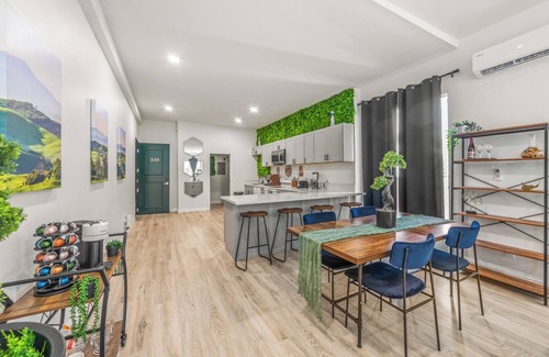 Mission Valley East Apartment | The Tuscan Penthouse 2 bedroom Suite/Family Getaway!