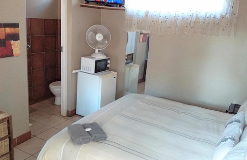 Sea Park Cabin | The Tweni Waterfront Guest Lodge