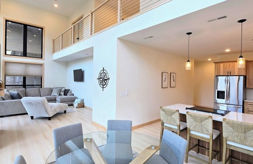 Brownsville House | The Ultimate Relaxation- Brand New Construction home on the Mississippi River!