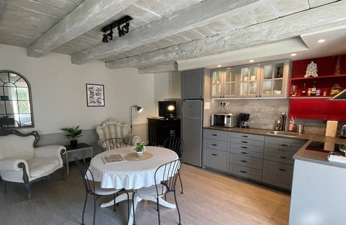 Chateaugiron House | The Unicorn